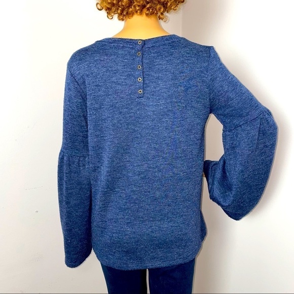 Lucky Brand Bell Sleeve Button-Back Sweatshirt – Size Small - Picture 6 of 9
